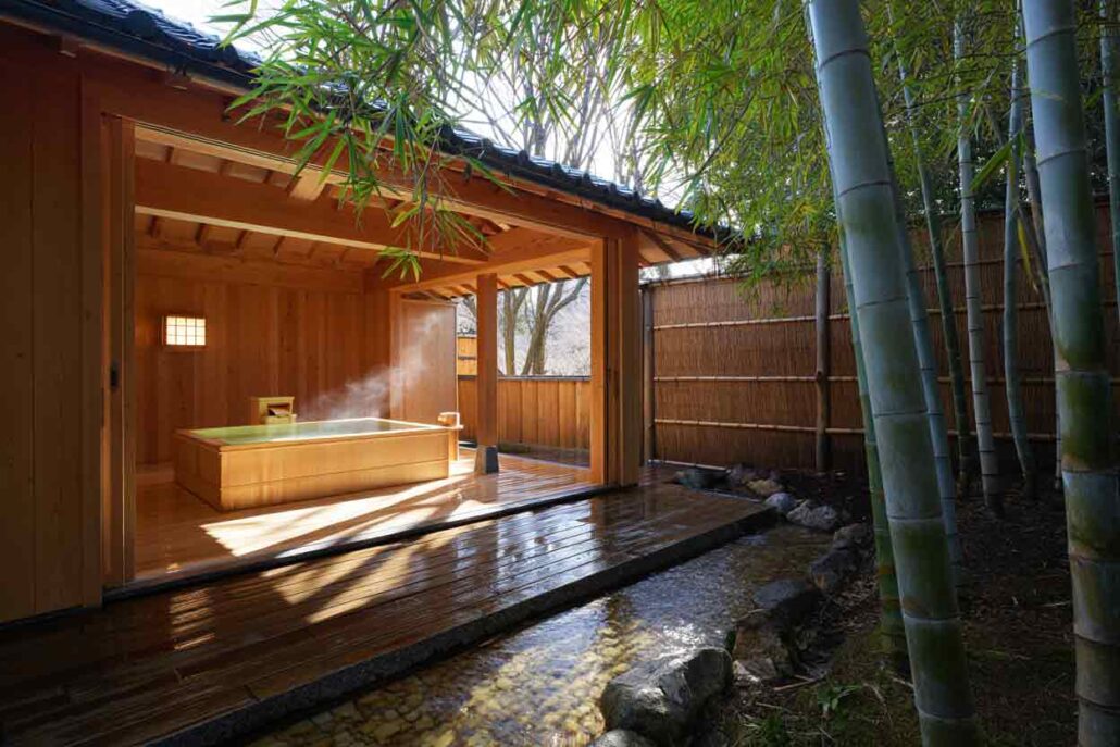 کلبه چوبی در شرایط رطوبت