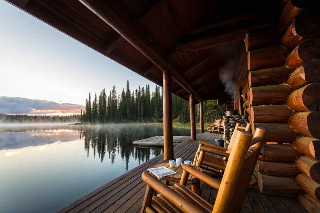 هنرنمایی روی کلبه های چوبی